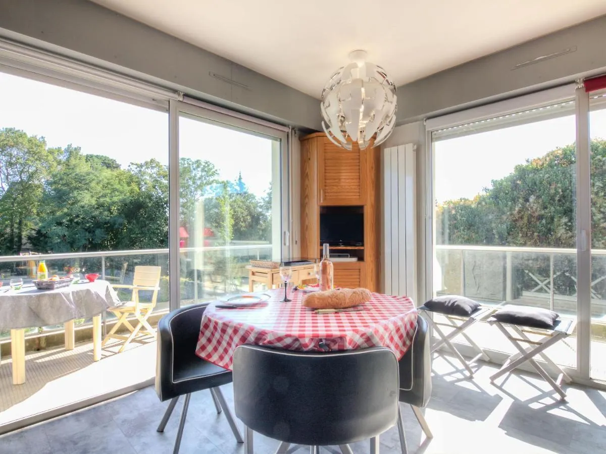 Apartment Le Parc De La Ronceray-1 By Interhome Dinard Francia